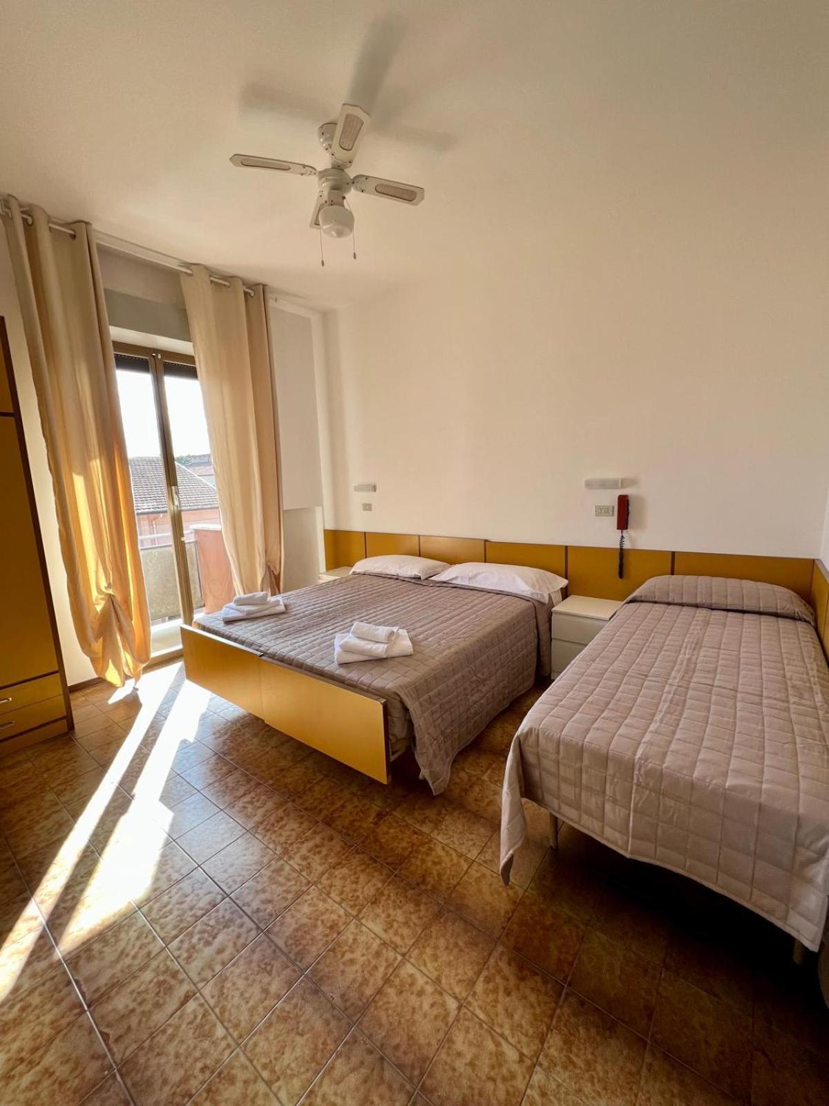 Hotel Villa Dei Fiori بيلاريا-إيجيا مارينا المظهر الخارجي الصورة