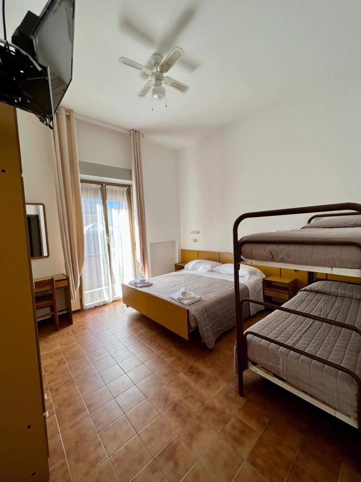 Hotel Villa Dei Fiori بيلاريا-إيجيا مارينا المظهر الخارجي الصورة